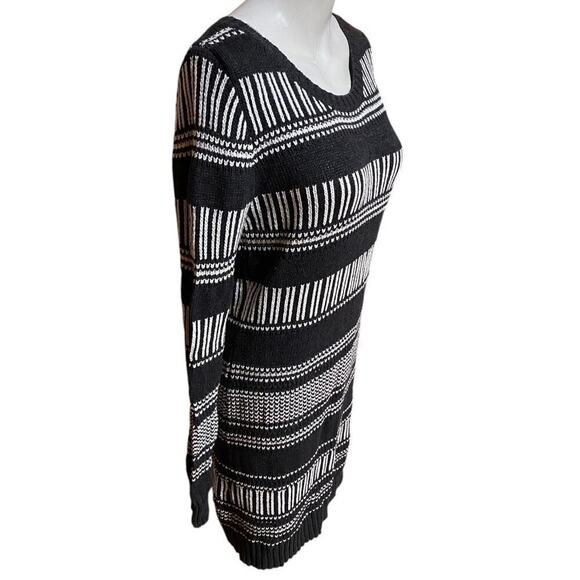 Roxy Black & White Sweater Dress in XL - Picture 3 of 8